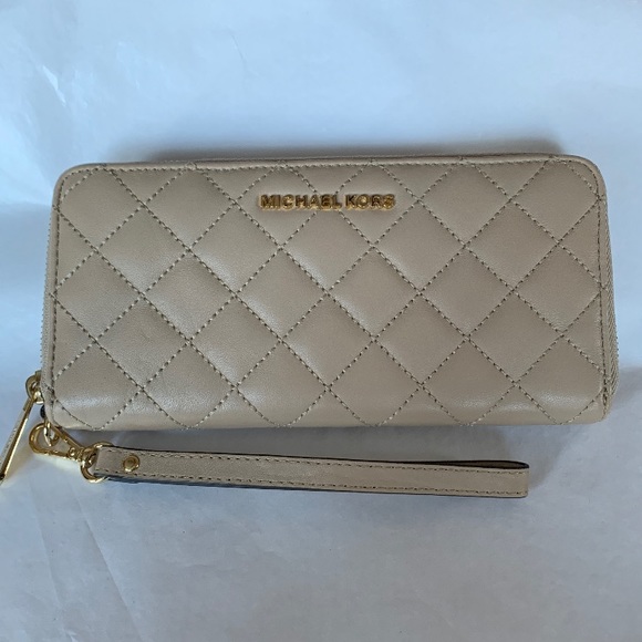 Michael Kors Handbags - Michael Kors Bisque Quilted Leather Wallet Wristlet NWT Jet Set Continental